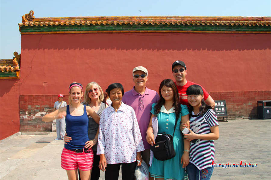 A USA family visit Forbidden City