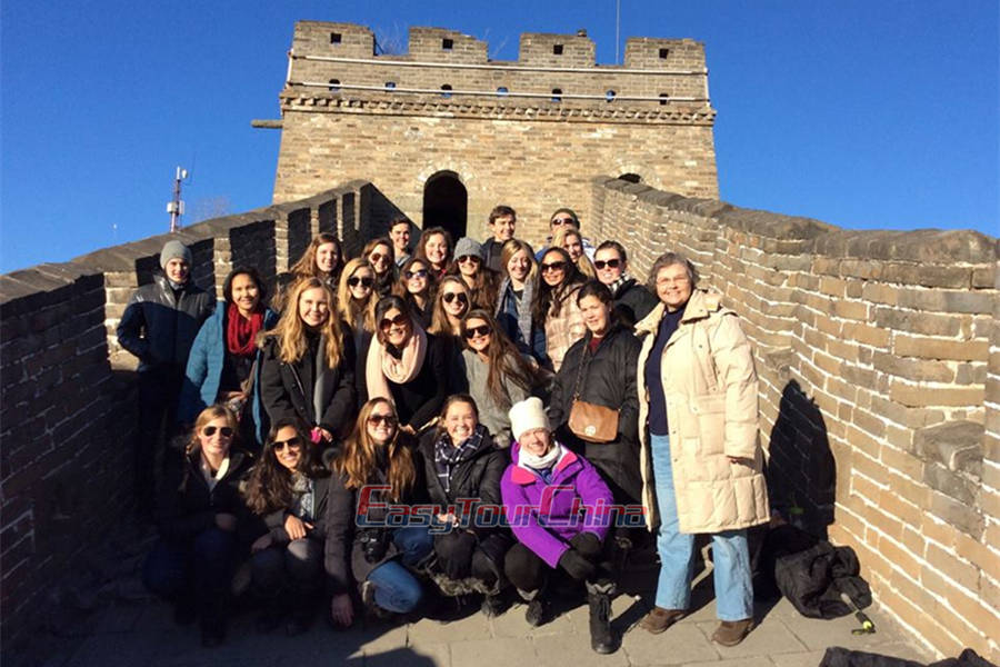 A group of Students visit the Great Wall Mutianyu Section