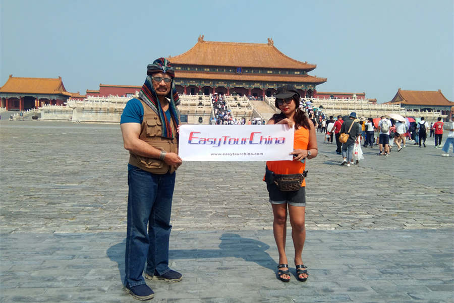 Couple clients of ETC visit Forbidden City in Winter