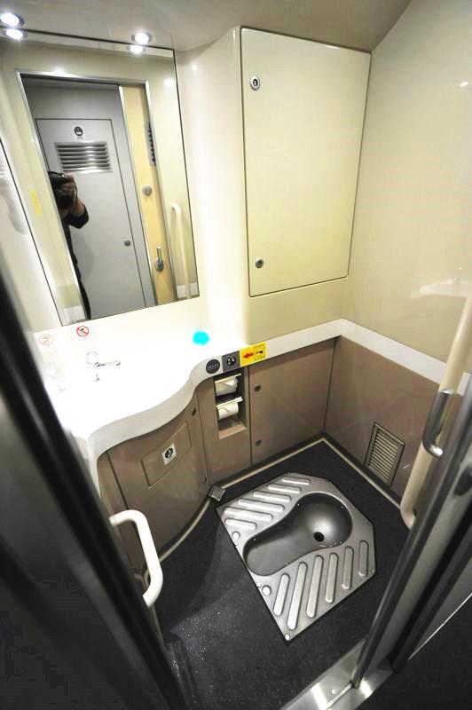toilets on bullet train in China