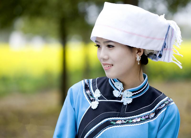 beautiful ethnic costumes 