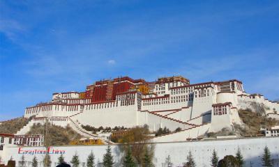 Travel to Tibet on the roof of the world to admire Potala Palce