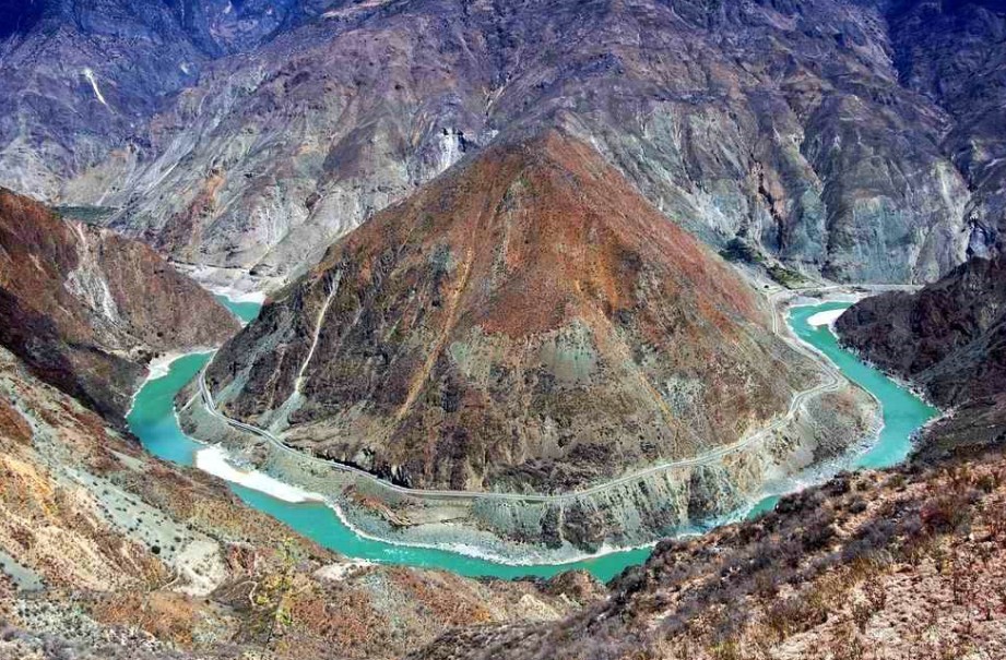 Bird's Eye View of First Bend of Yangtze, Yunnan Lijiang Attractions