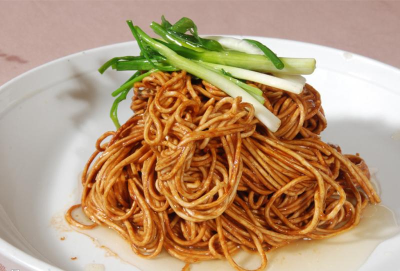 Chinese Noodles Mixed with Scallion