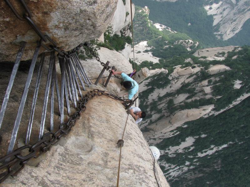 Huashan Mountain plank roads