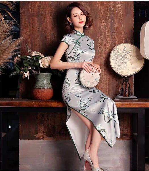 Traditional Chinese Clothing - qipao