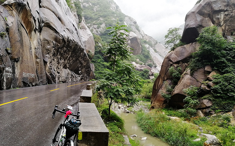 Cycle Tour to Huashan,China Bike Tours to Huashan Mountain, Mountain Hua Bike Tours in Xian