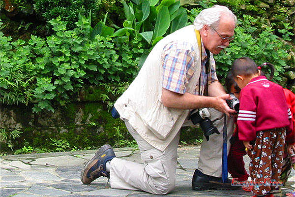 Easy Tour China client showing Chinese kids photos