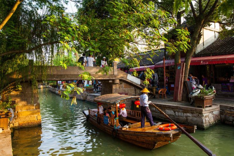 Boating in Zhujiajiao Water Town