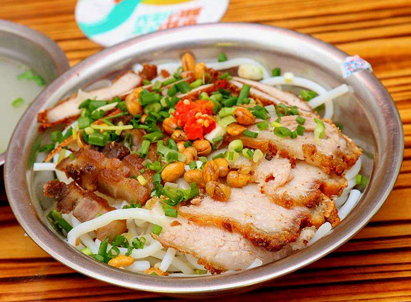 Guilin rice noodles is one of the most popular Chinese dishes