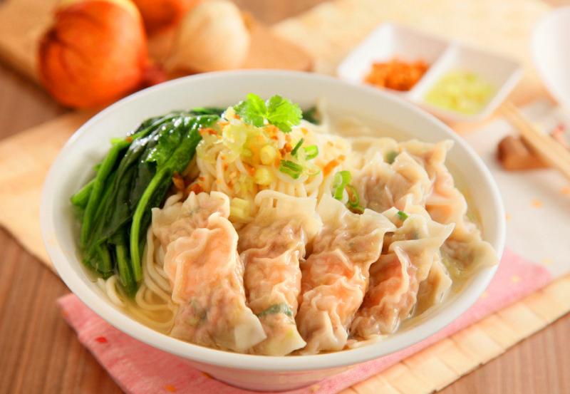 Wonton noodles is one of the most famous noodles in China