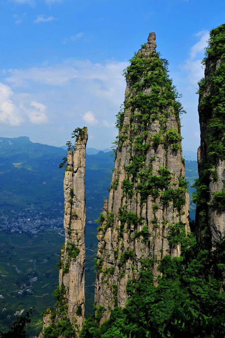 Enshi Grand Canyon karst pinnacles and peaks