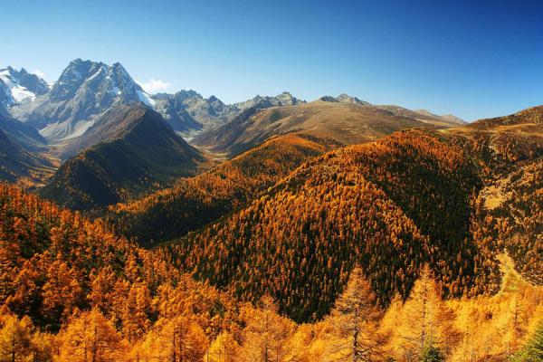 Baima snow mountian in autumn