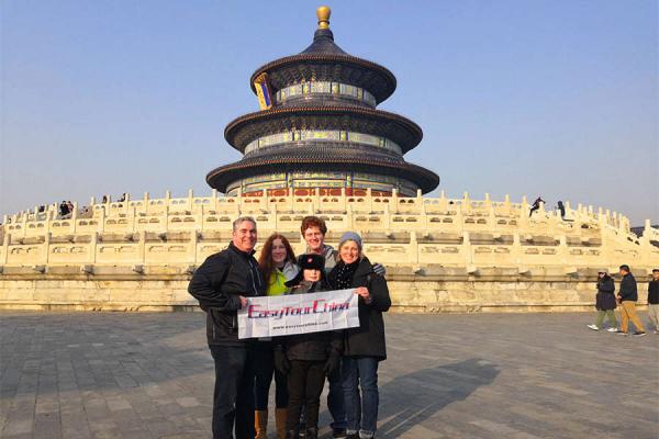 Family Visit Temple of Heaven in Beijing