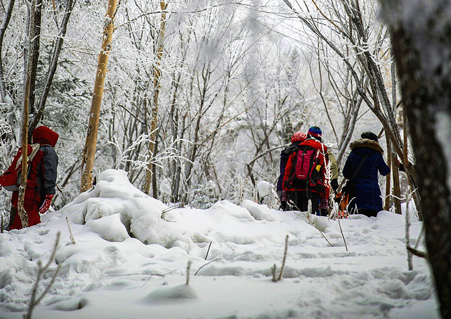 China Snow Town Hikes Image