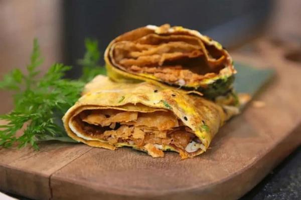 Jianbing Guozi - Chinese Crepe