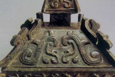 Chinese Dragon Design on Bronze Ware