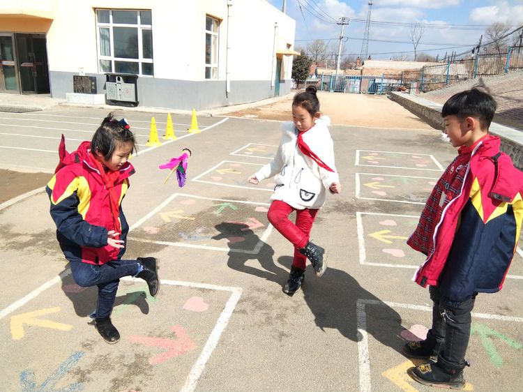 Children Kicking Shuttlecock, Chinese traditional Outdoor Activity