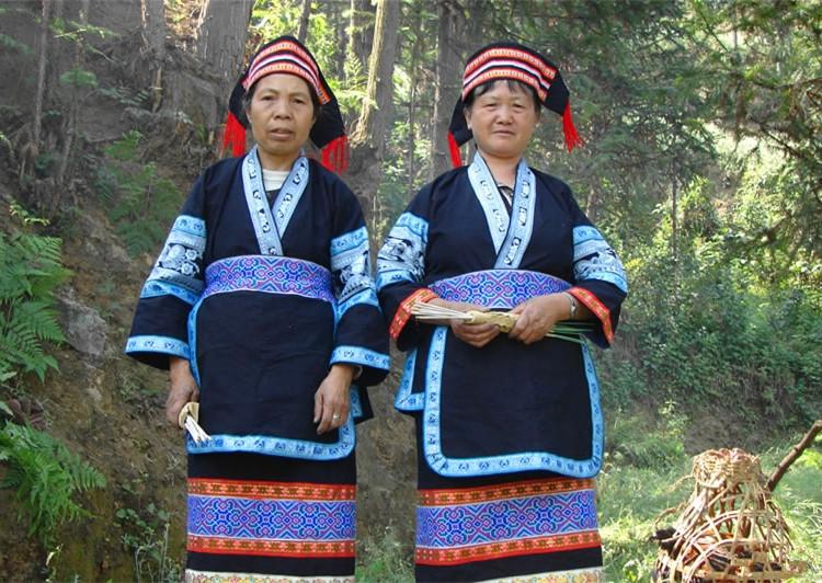 the 56 ethnic minority costumes