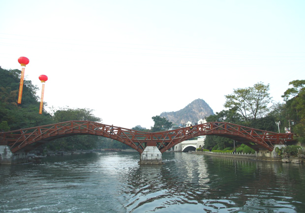 guilin downtown waterway