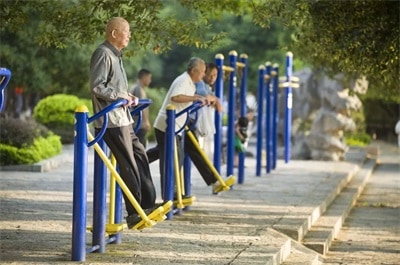 Elderly people do excercise in community