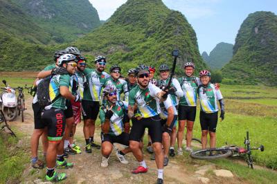 Brazilian cyclists in Yangshuo