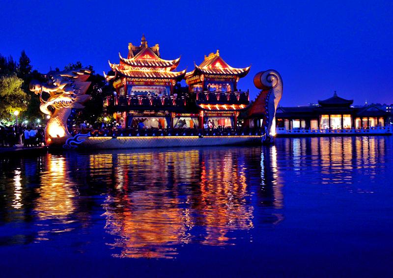 West Lake boating tour