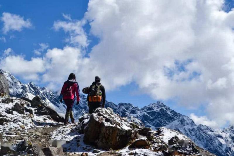 Winter hiking in China - hiking Motuo Tibet