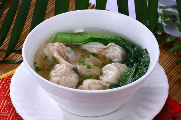 Hong Kong Chinese Food Shrimp Wonton Soup