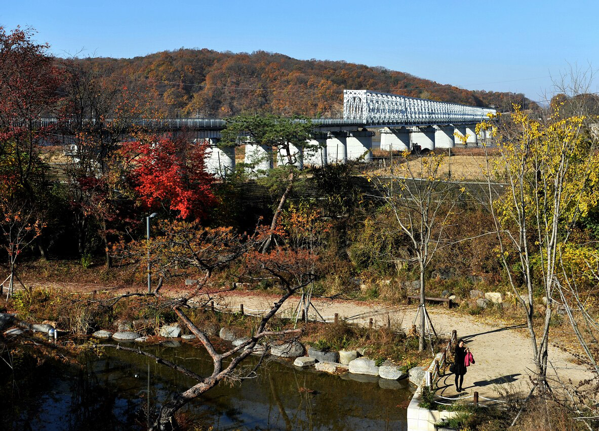 Imjingak railroad bridge, Seoul Imjingak Travel Photos, Images