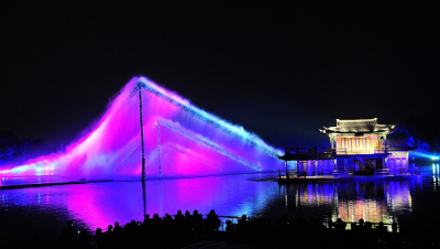 The magnificent theater stage on West Lake 
