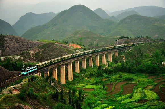South China highlight tours by high speed train