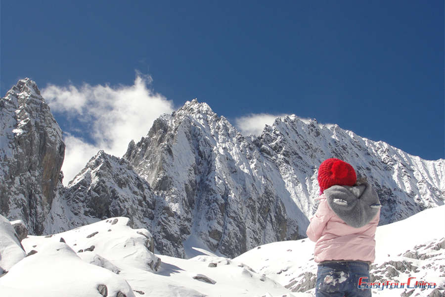 Visit Jade Dragon Snow Mountain in winter