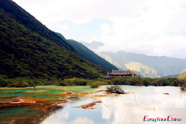Travel from Beijing to Jiuzhaigou to find natural beauty