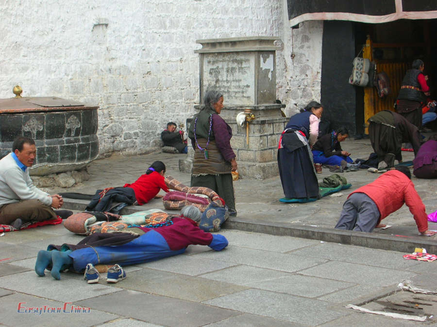 Pilgrims at Jokhang Temple