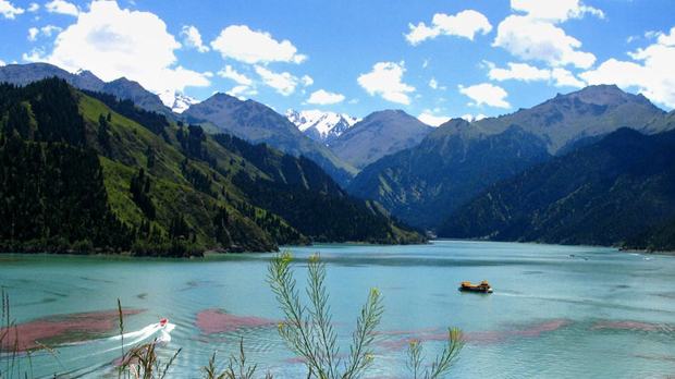 Karakul Lake