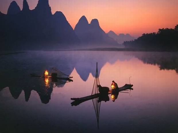 Hiking along Li River