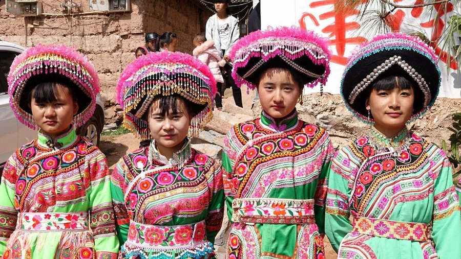 Lisu's Knife-ladder-climbing Festival