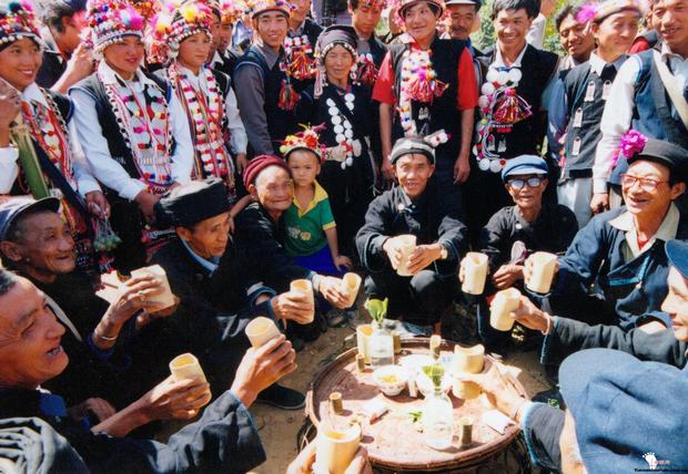 Travel Photos of Hani Minority Elder People Toasting, Hani Minority