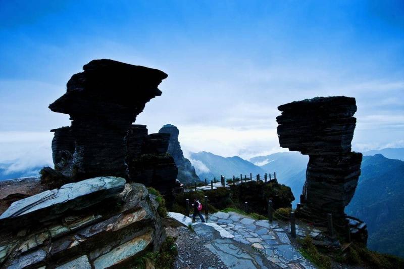 mushroom-rock-fanjingshan