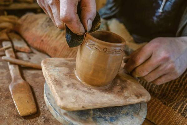 Nixi Black Pottery Making