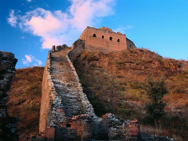 Overhanging Great Wall