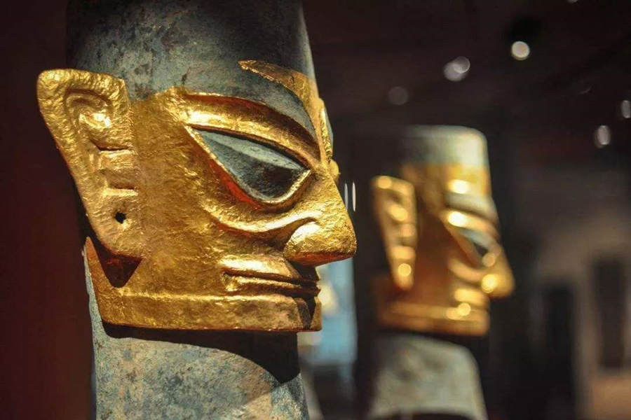 the bronze mask at Sanxingdui Museum