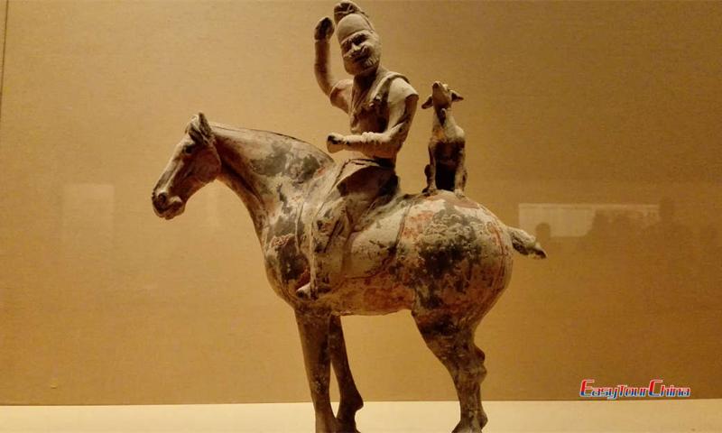 cultural relics at Shaanxi history museum