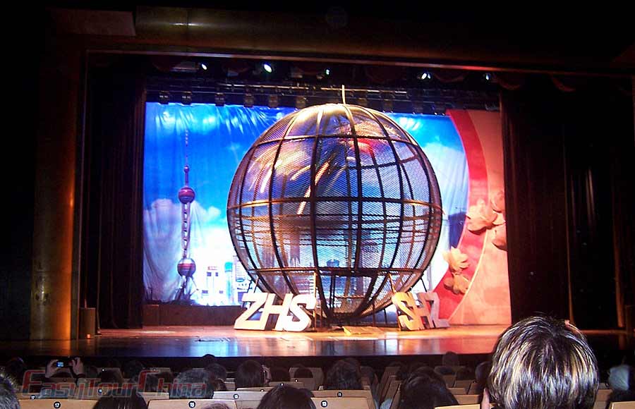 shanghai acrobatic show