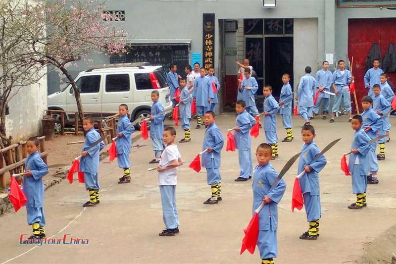 children learn Kung Fu in Shaolin Temple