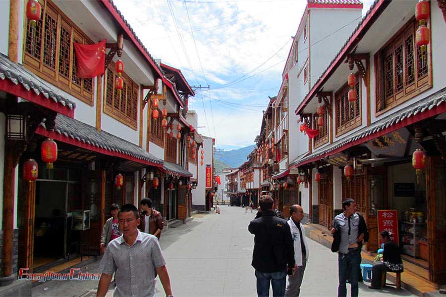 Wall through the ancient street of Songpan