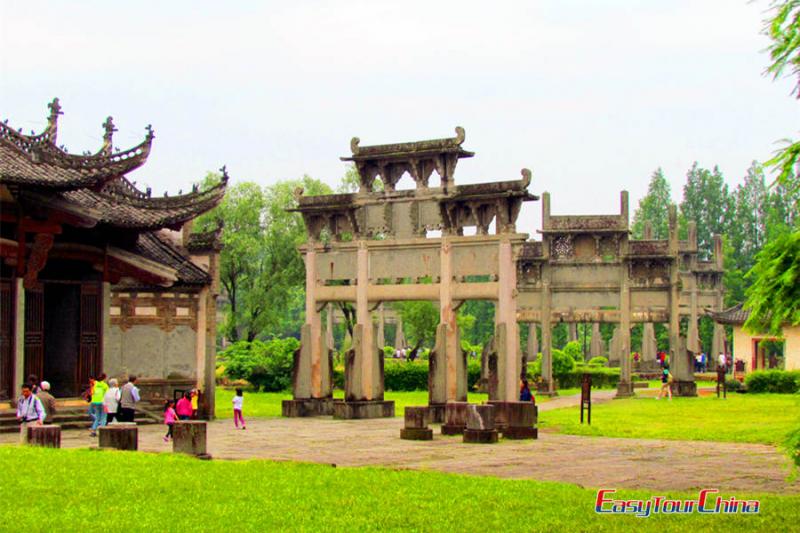 Tangyue Memorial Archways