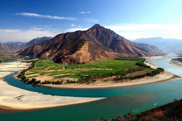 Panoramic View of the First Bend of Yangtze River