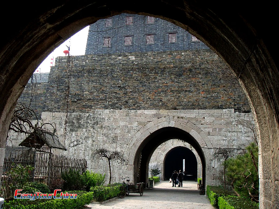Walk through the old city wall of Nanjing
